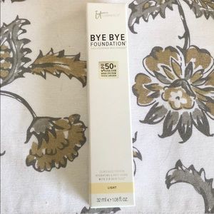It Cosmetics Bye Bye Foundation (Light)